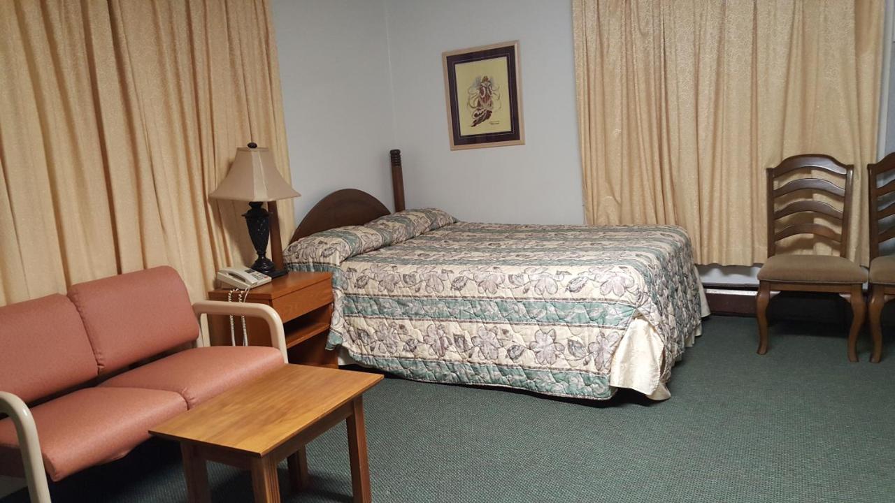 Borealis Inn Фэрбанкс Экстерьер фото